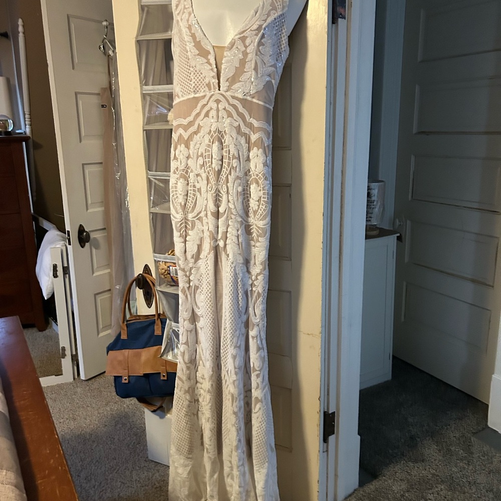 Elegant White Lace Maxi Dress